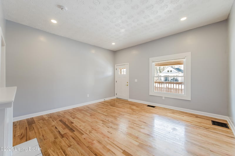 2639 Greenwood Ave, Louisville, KY 40211