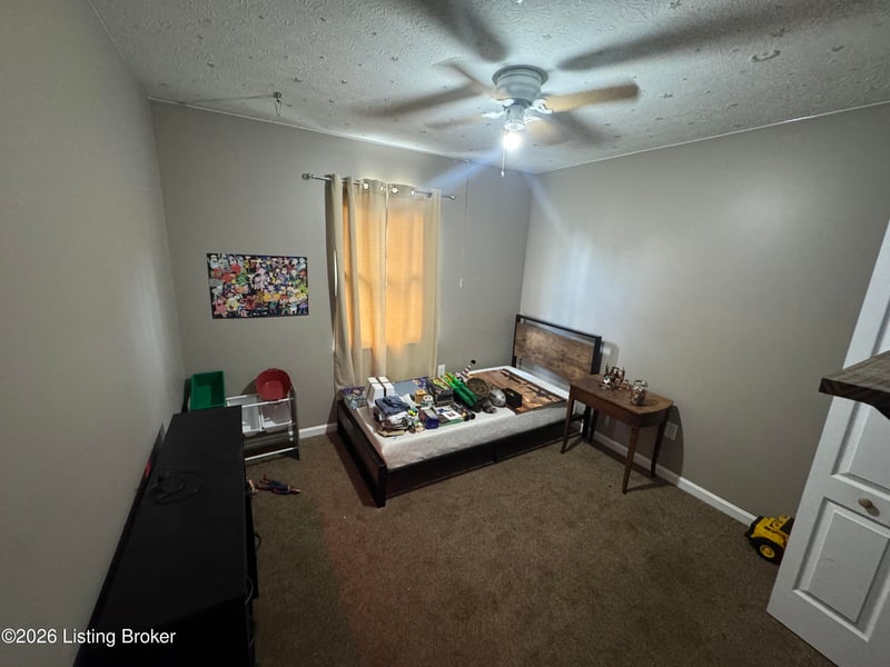 2666 Lake Rd, Radcliff, KY 40160