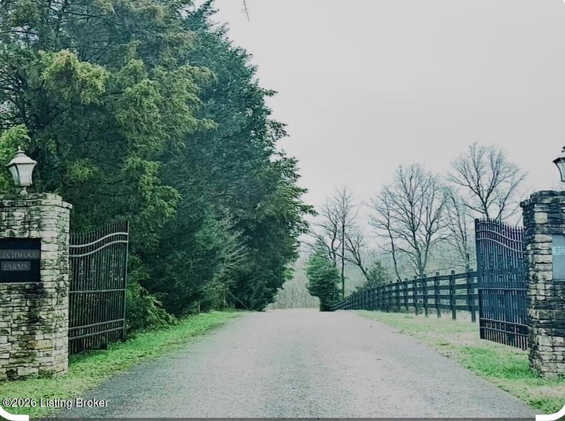 27 Beechwood Dr, Nancy, KY 42544
