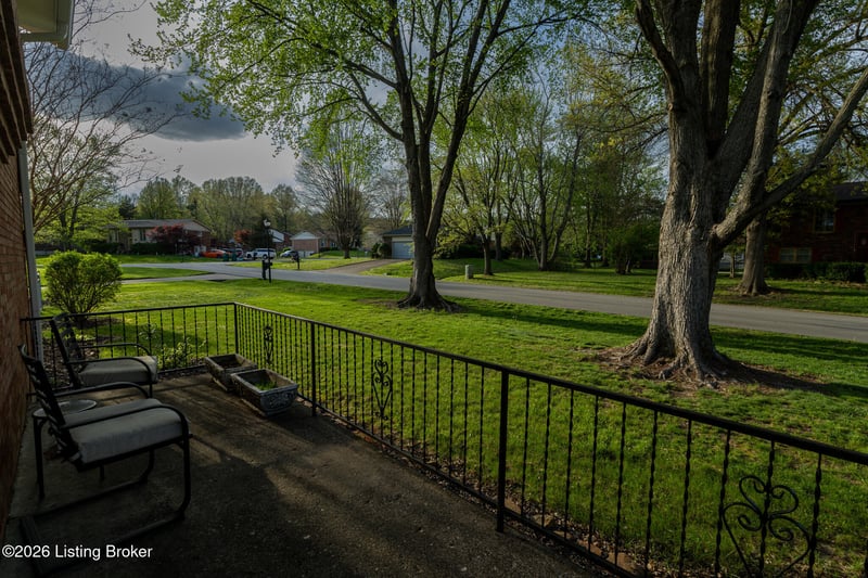 2700 Stephan Rd, Louisville, KY 40214