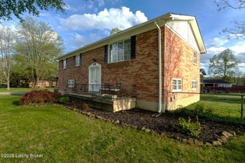 2700 Stephan Rd, Louisville, KY 40214