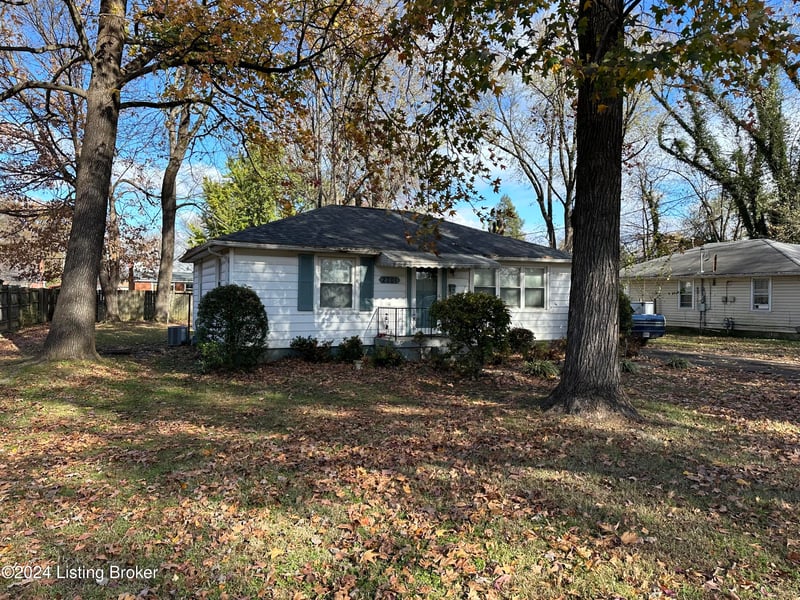 2701 Pioneer Rd, Louisville, KY 40216