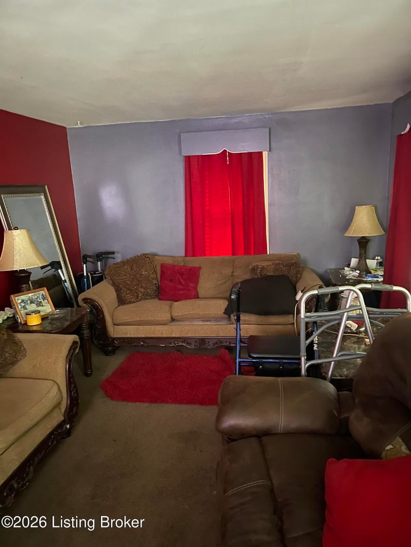 2701 Pioneer Rd, Louisville, KY 40216