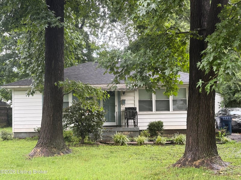 2701 Pioneer Rd, Louisville, KY 40216