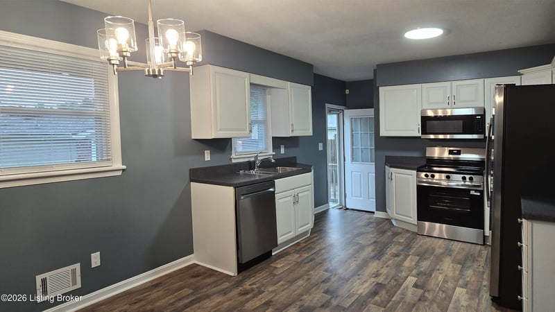 2706 Marguerite Dr, Louisville, KY 40216