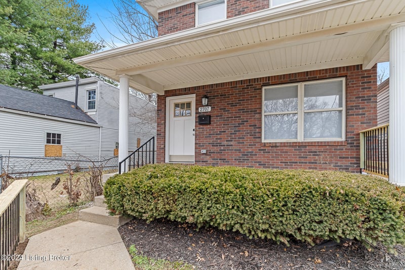 2707 W Madison St, Louisville, KY 40211