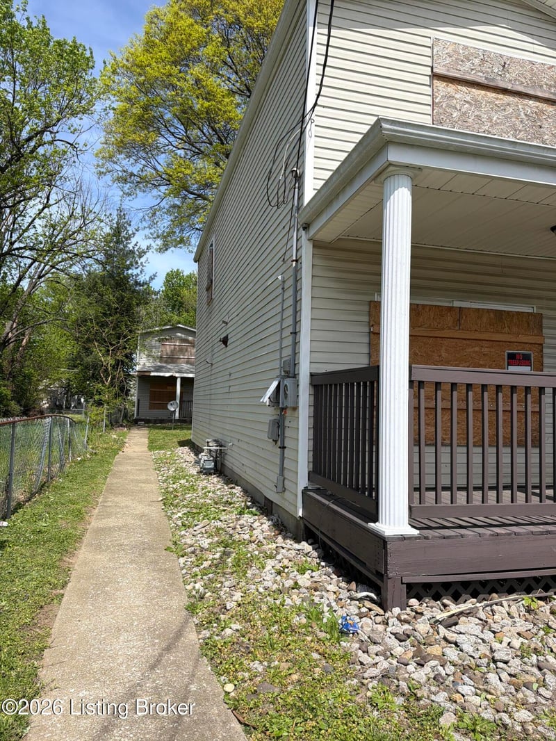 2715 Saint Xavier St, Louisville, KY 40212