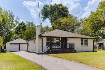 2716 Pioneer Rd, Louisville, KY 40216