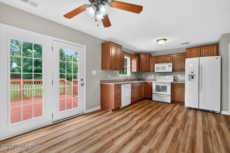 272 River Edge Dr, Shepherdsville, KY 40165