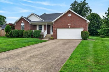 272 River Edge Dr, Shepherdsville, KY 40165
