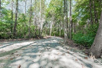 2724 Flat Rock Rd, Louisville, KY 40245