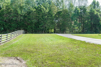 2724 Flat Rock Rd, Louisville, KY 40245