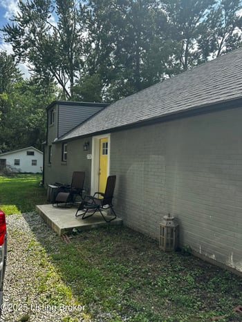 2724 Triplett Ct, Louisville, KY 40216