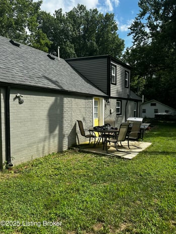 2724 Triplett Ct, Louisville, KY 40216
