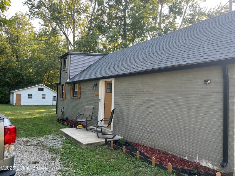 2724 Triplett Ct, Louisville, KY 40216