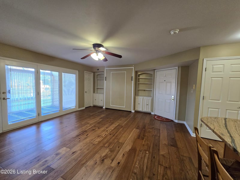 2726 Hollywood Ter #103, Louisville, KY 40206