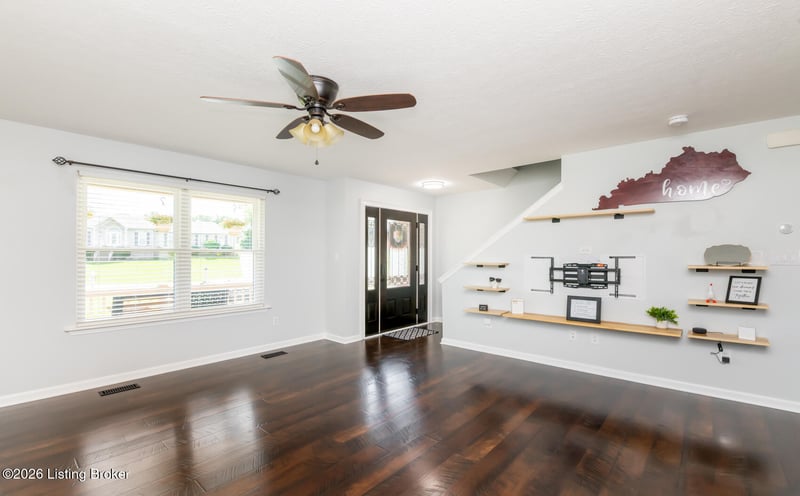 273 Blarney Ln, Louisville, KY 40229