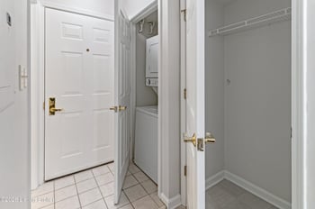 2730 Brownsboro Rd #APT 144, Louisville, KY 40206
