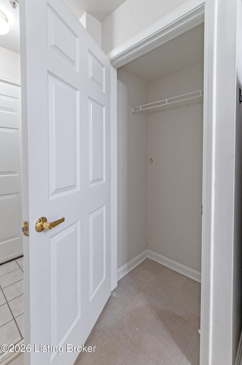 2730 Brownsboro Rd #APT 144, Louisville, KY 40206