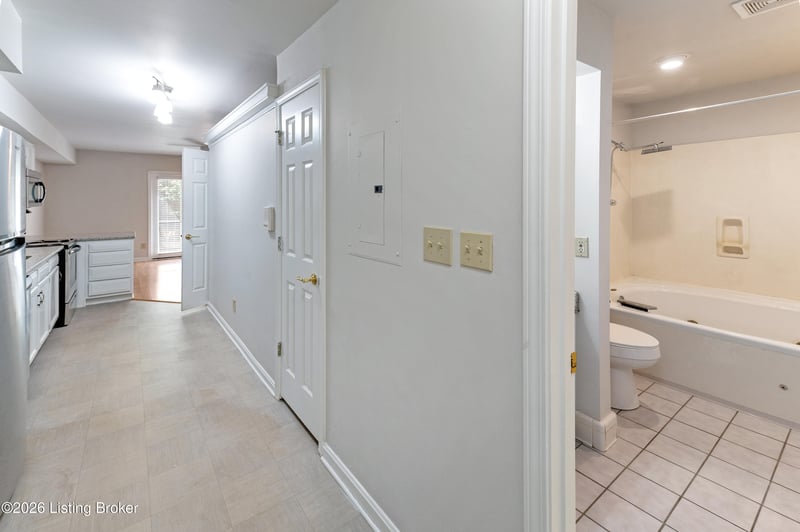 2730 Brownsboro Rd #APT 144, Louisville, KY 40206