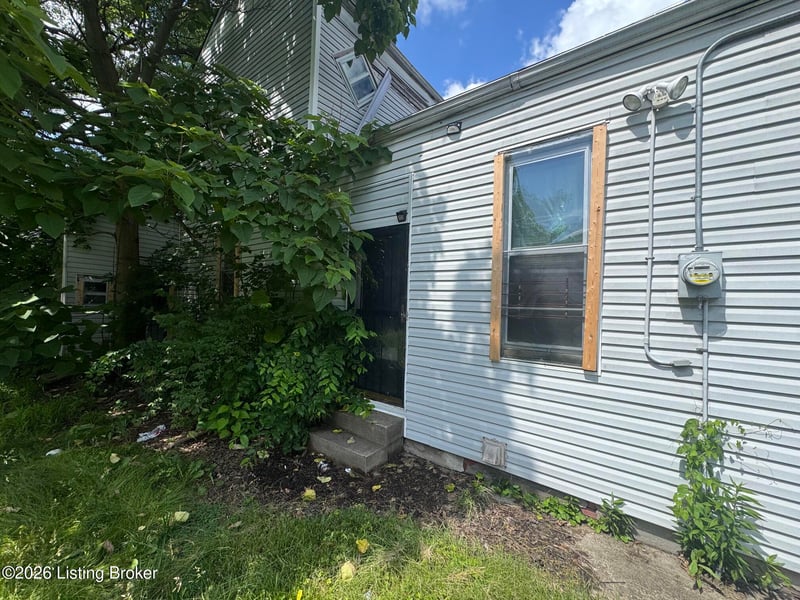 2730 W Chestnut St, Louisville, KY 40211