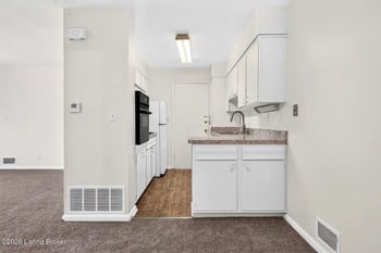 2739 Brownsboro Rd, Louisville, KY 40206