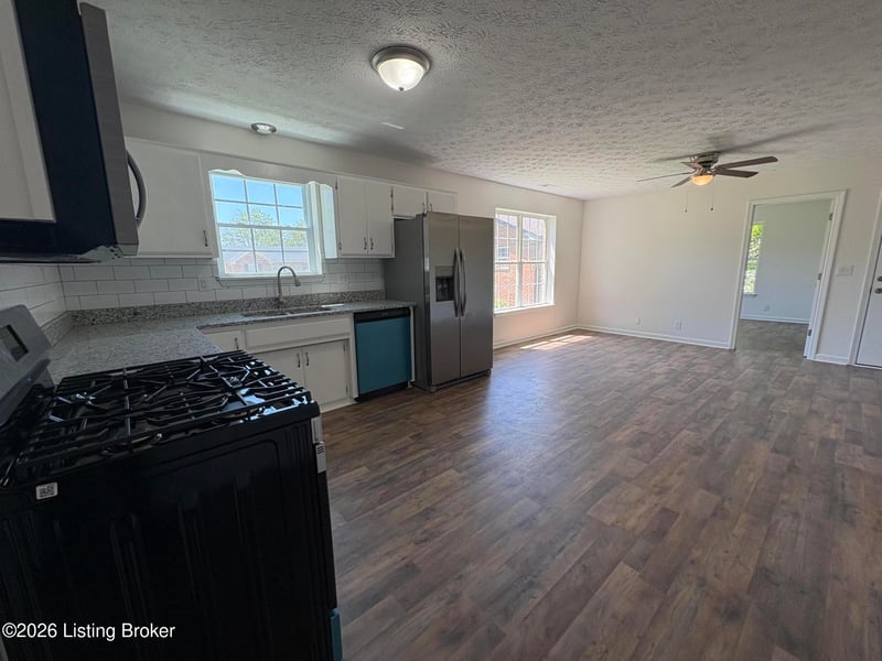 275 5th Ave, Shepherdsville, KY 40165
