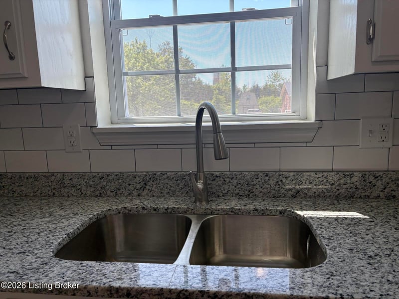 275 5th Ave, Shepherdsville, KY 40165