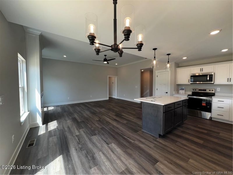 2767 Abby Wds Dr, Jeffersonville, IN 47130