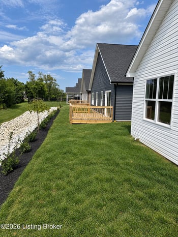 2767 Abby Wds Dr, Jeffersonville, IN 47130