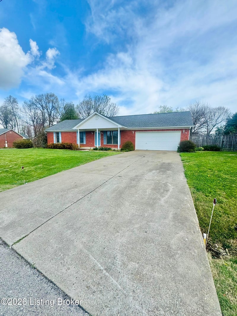 2806 Oakwood Dr, Bardstown, KY 40004