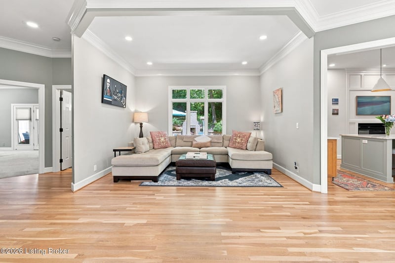 2811 Alta Vista Ct, Louisville, KY 40206