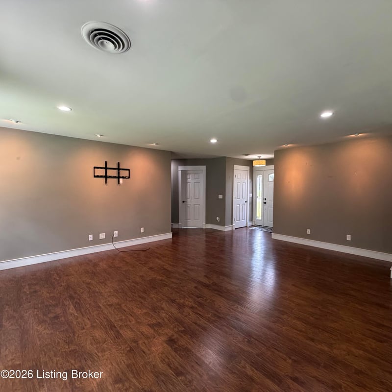 2812 Oakwood Dr, Bardstown, KY 40004