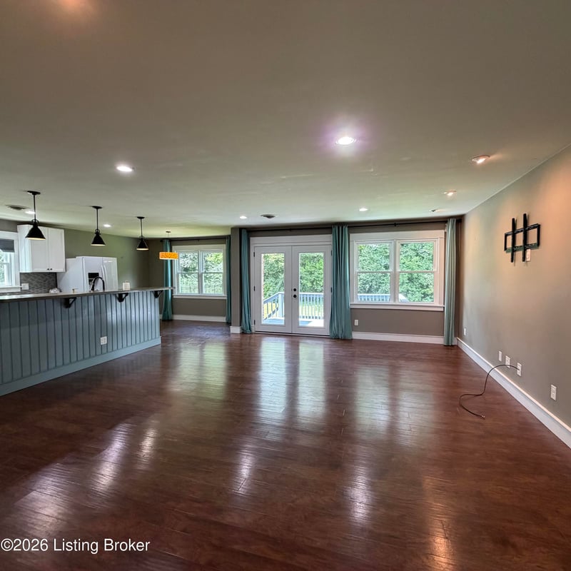 2812 Oakwood Dr, Bardstown, KY 40004