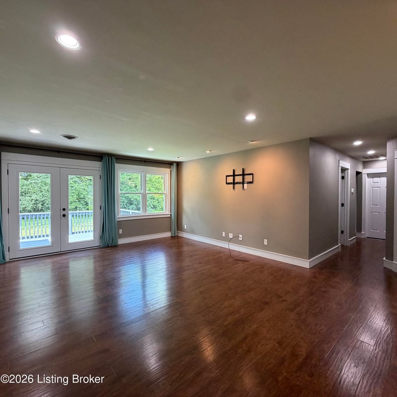 2812 Oakwood Dr, Bardstown, KY 40004