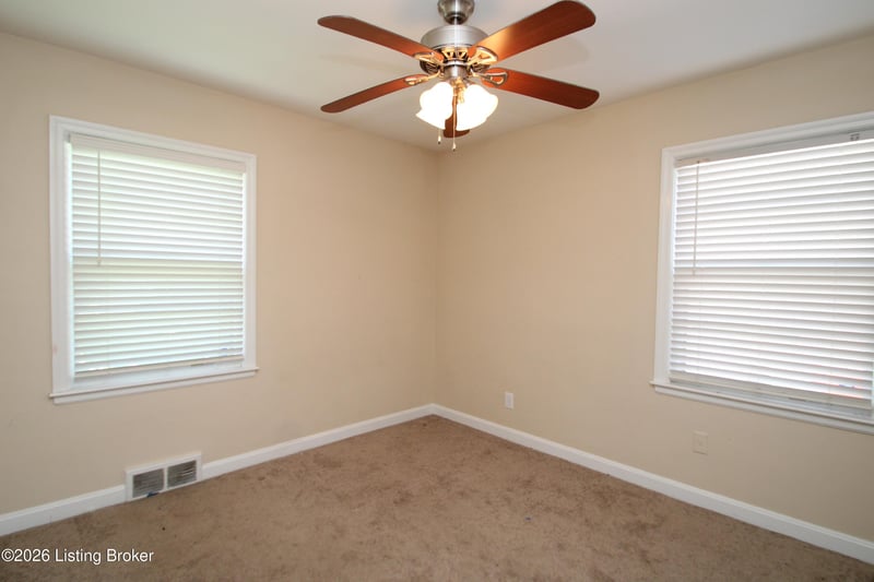 2824 Yorkshire Blvd, Louisville, KY 40220