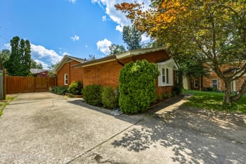 2830 Rockhaven Ave, Louisville, KY 40220