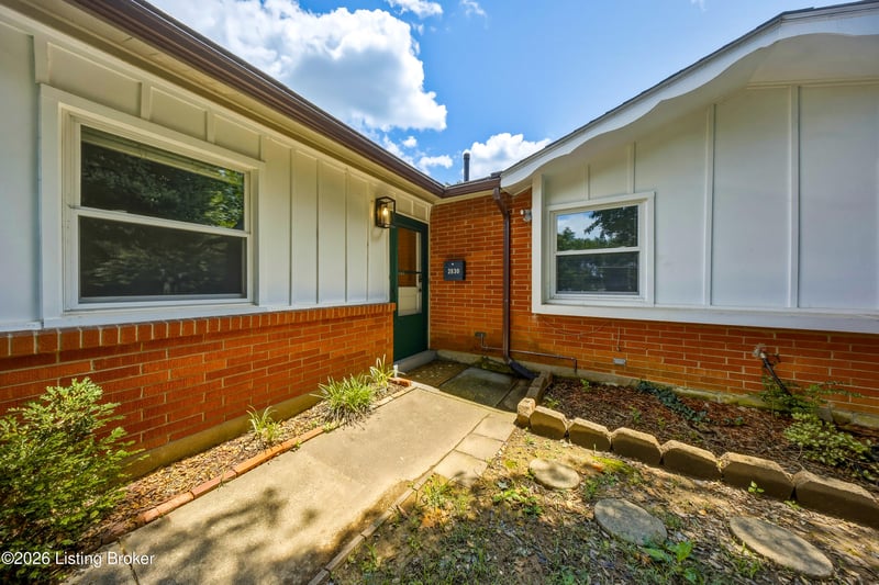 2830 Rockhaven Ave, Louisville, KY 40220