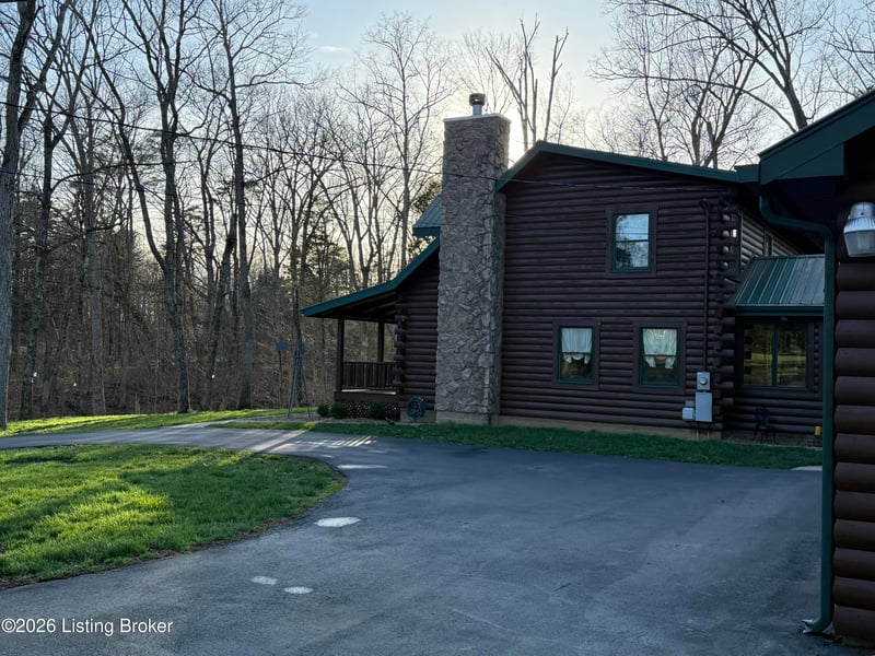284 Pine Creek Rd, Shepherdsville, KY 40165