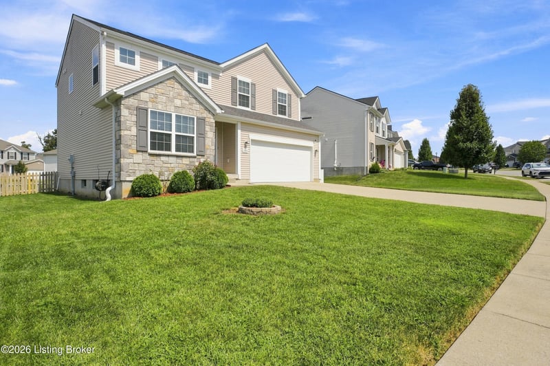 284 Saint Regis Dr, Shelbyville, KY 40065