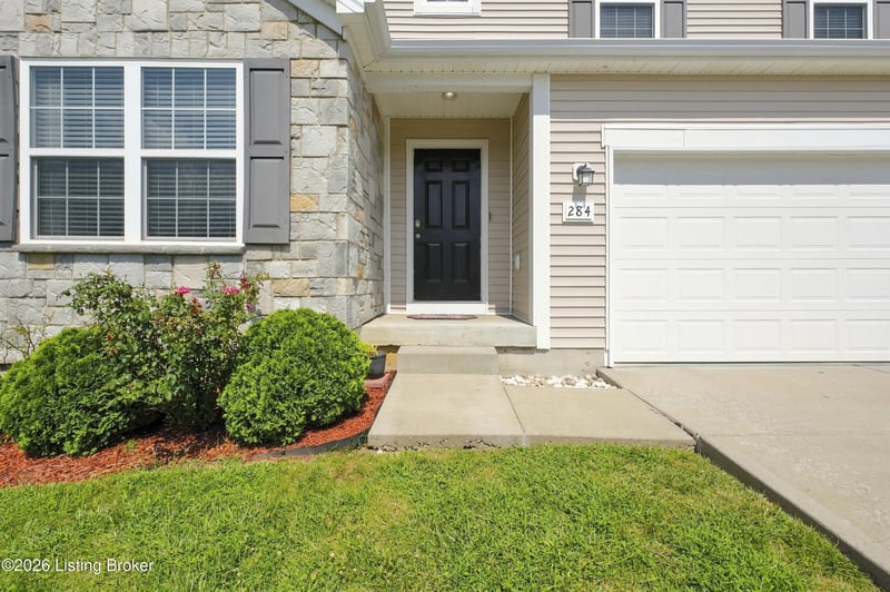 284 Saint Regis Dr, Shelbyville, KY 40065