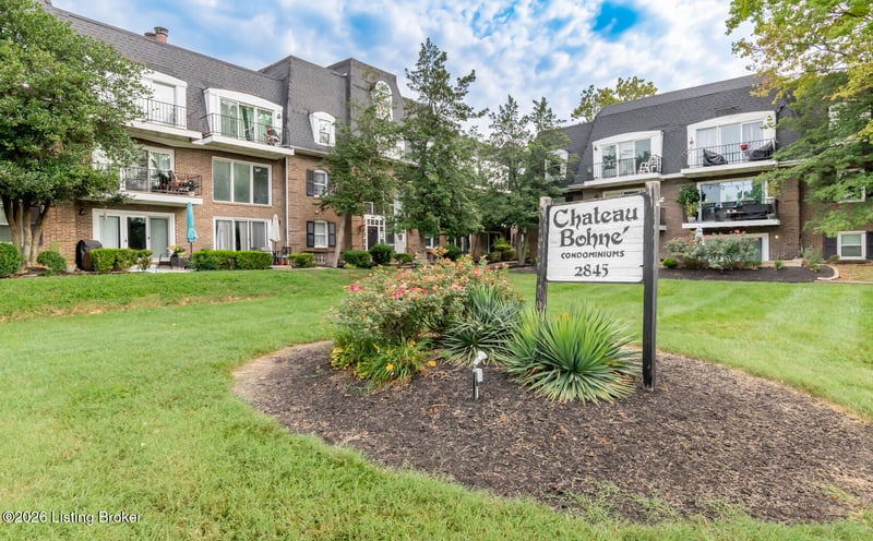 2845 Hikes Ln #102, Louisville, KY 40218