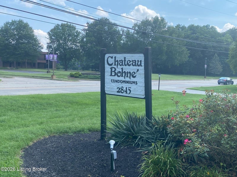 2845 Hikes Ln #107, Louisville, KY 40218