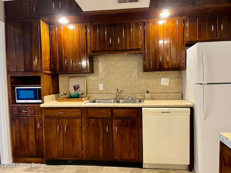 2845 Hikes Ln #206, Louisville, KY 40218