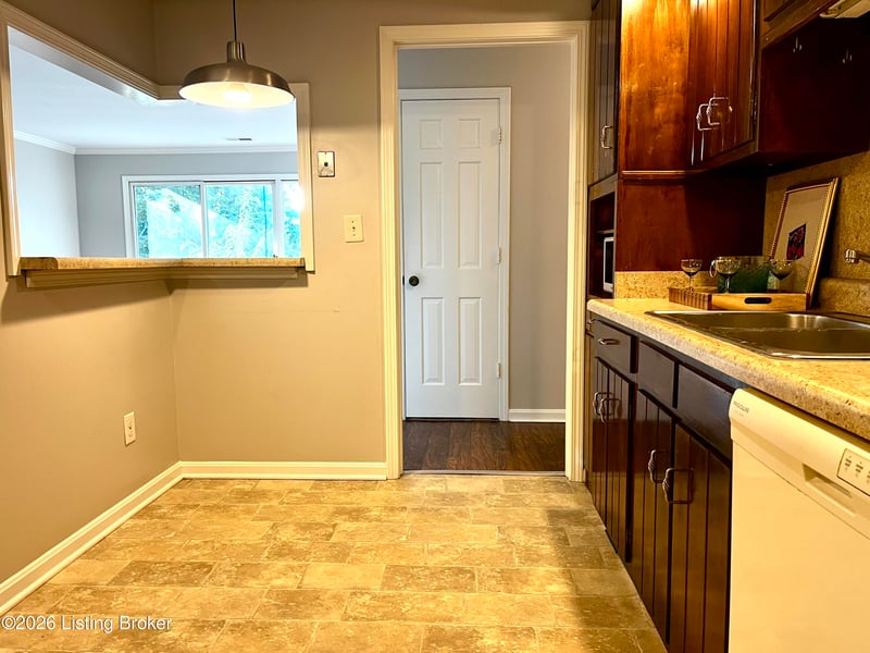 2845 Hikes Ln #206, Louisville, KY 40218
