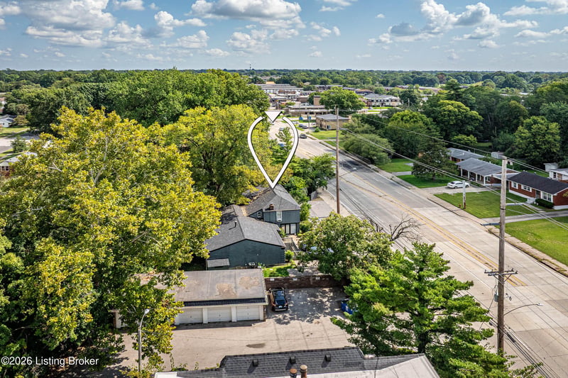 2851 Hikes Ln, Louisville, KY 40218