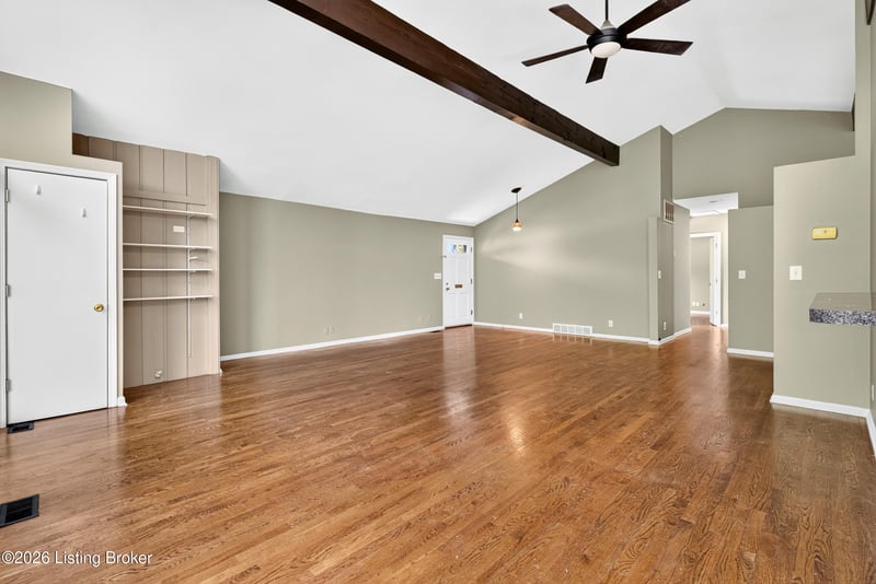 2851 Hikes Ln, Louisville, KY 40218