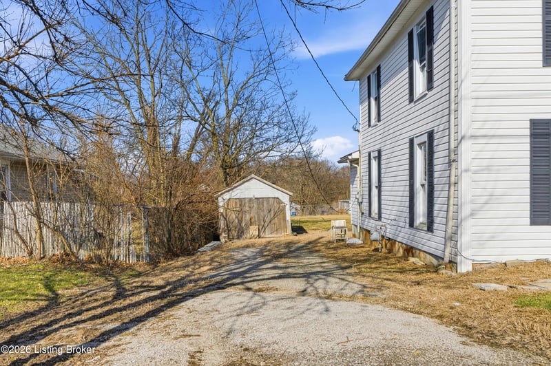 2858 Hillspring Rd, Pleasureville, KY 40057