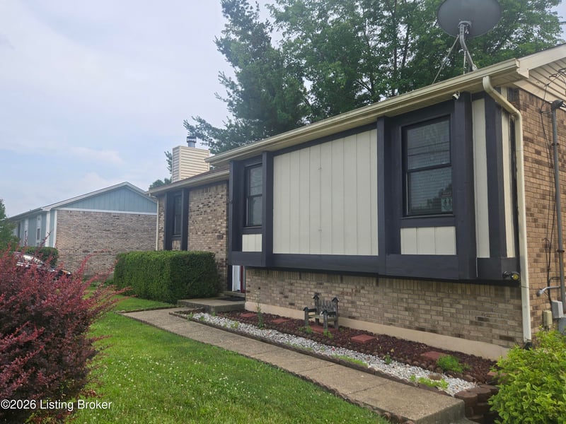 286 Shelton Rd, Radcliff, KY 40160