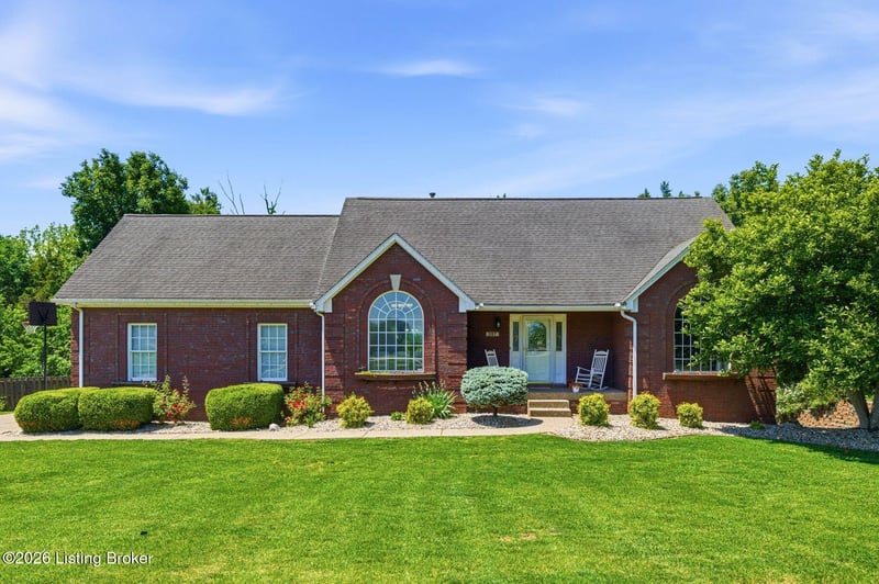 287 Cedar Place Dr, Shepherdsville, KY 40165